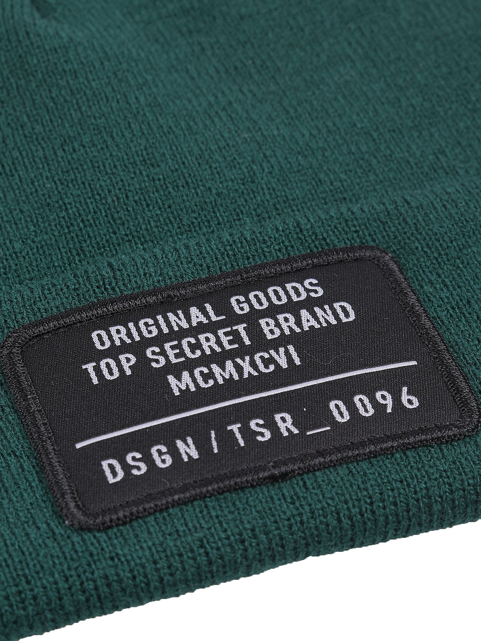 Czapka beanie z naszywką