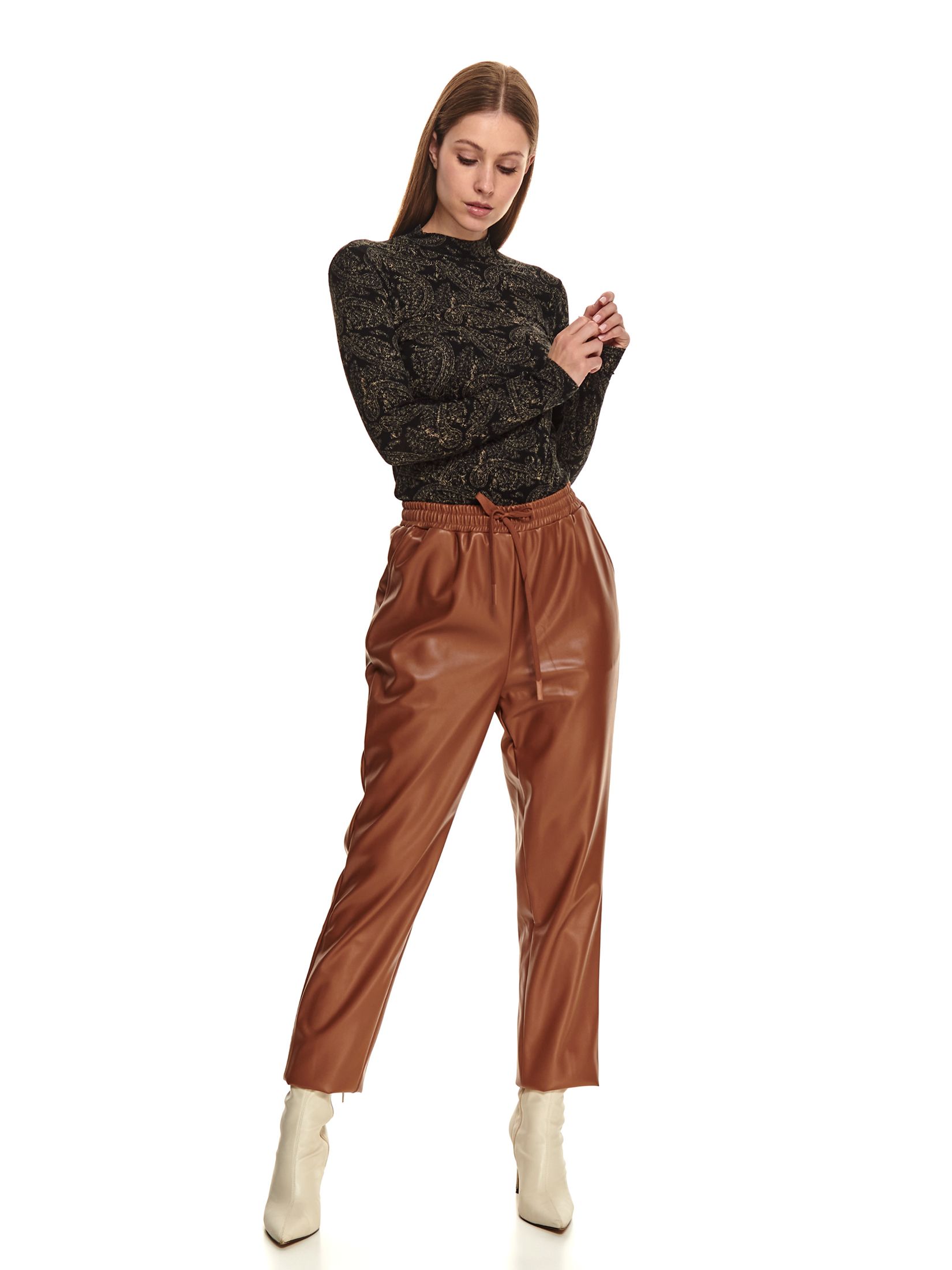 Obcisły golf damski z drobnym wzorem