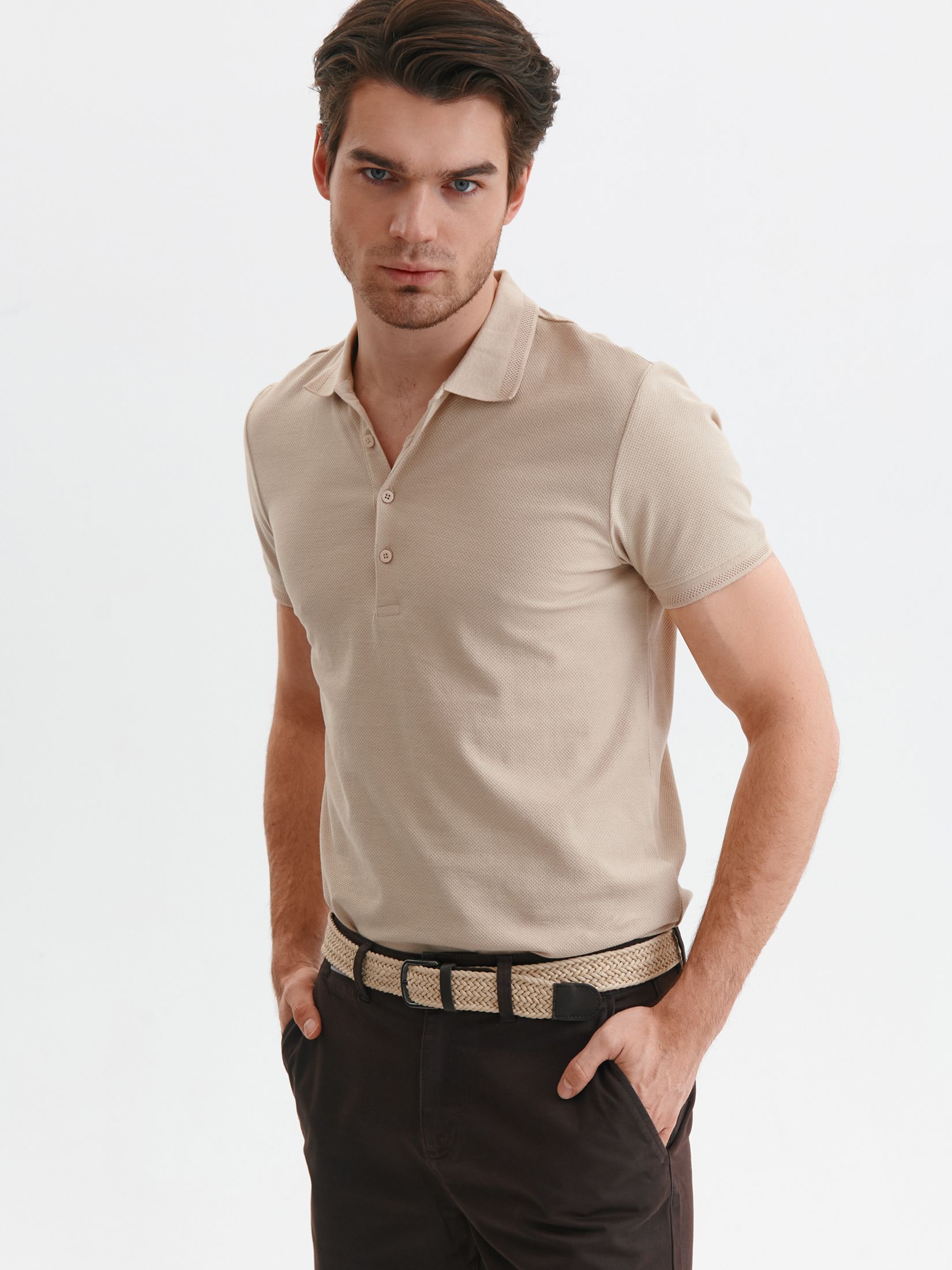 T-shirt polo ze strukturalnej dzianiny