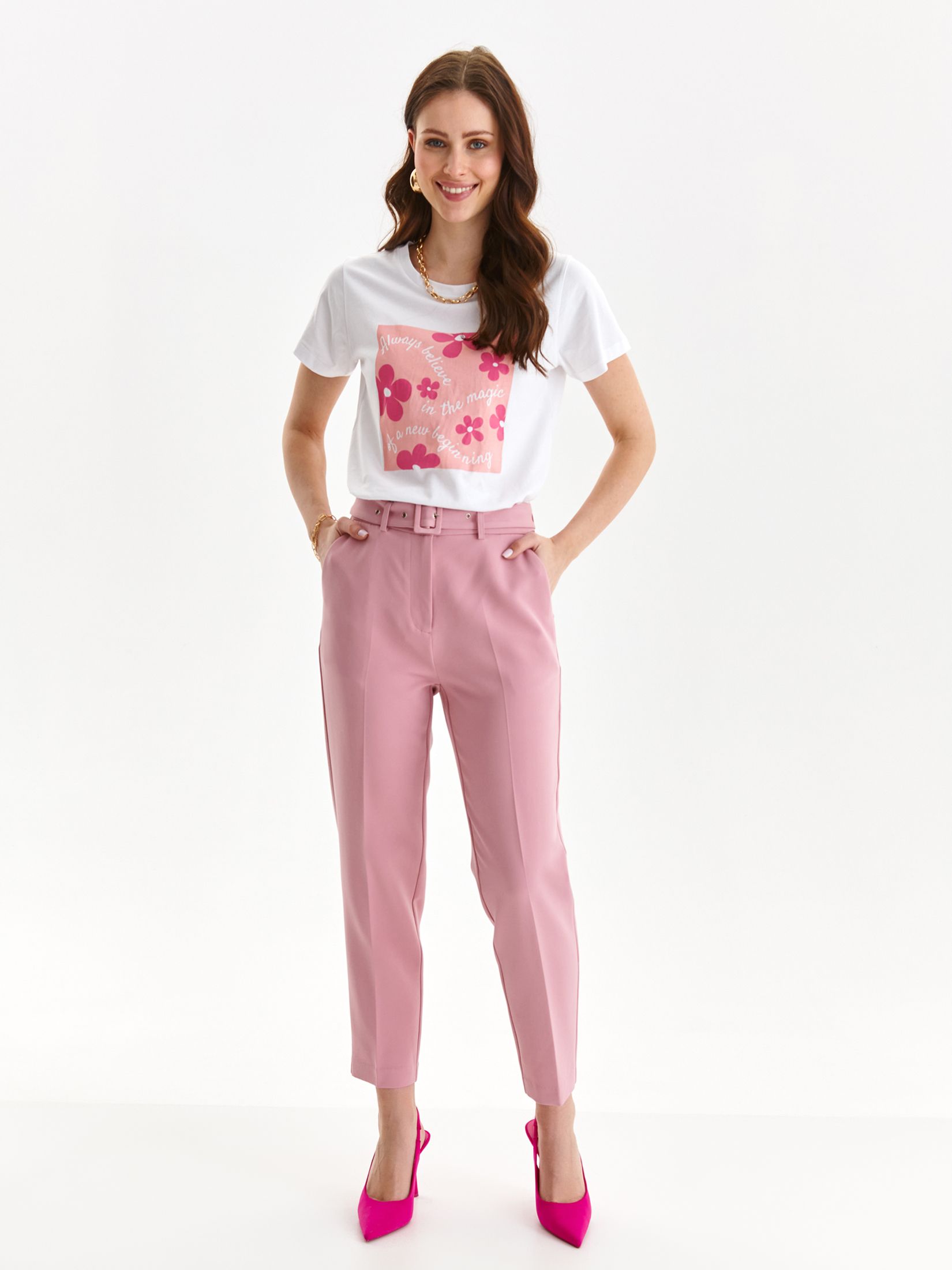 T-shirt damski z kwiatowym nadrukiem