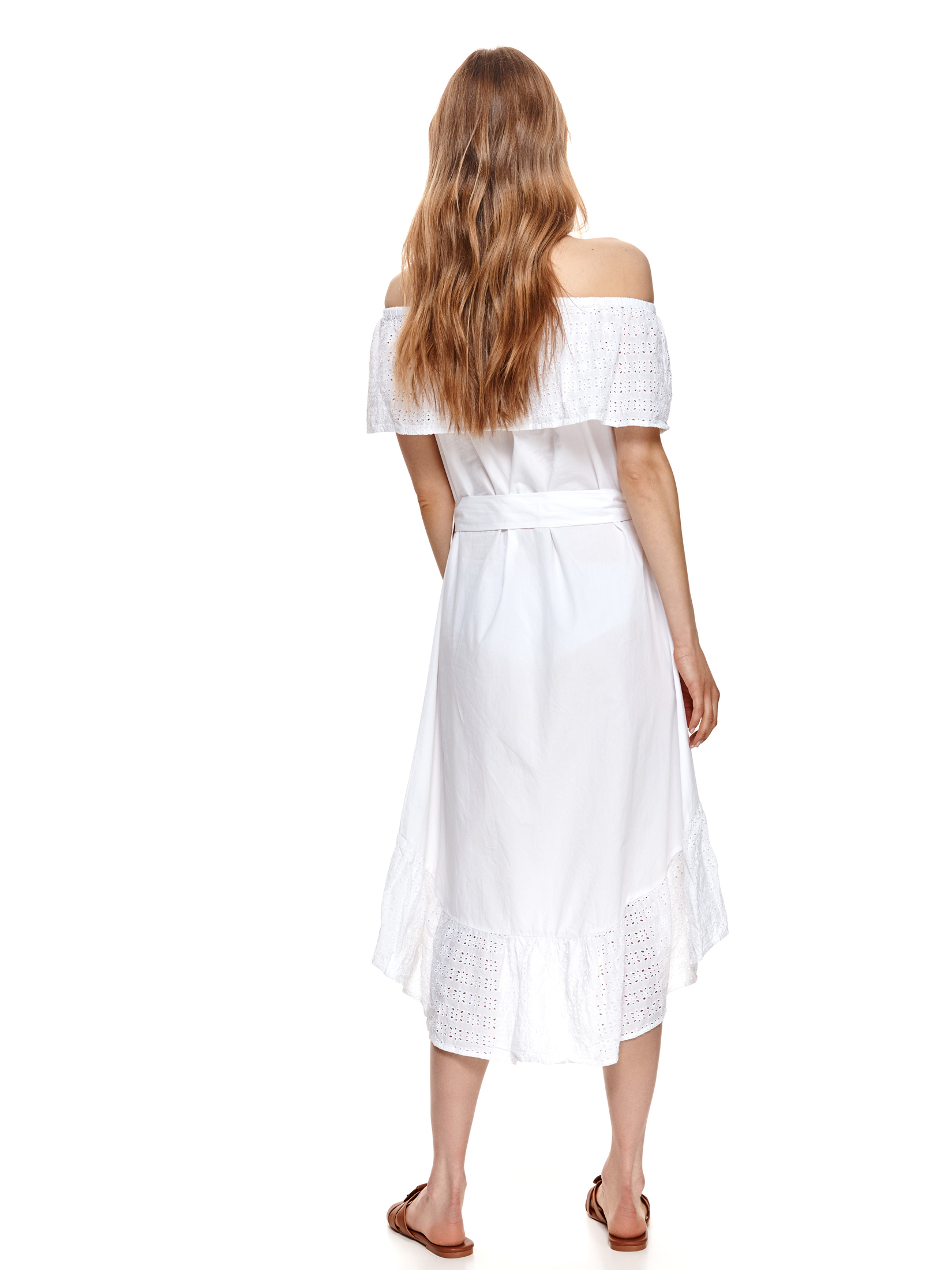 Bawełniana sukienka z asymetrycznym dołem i haftem richelieu