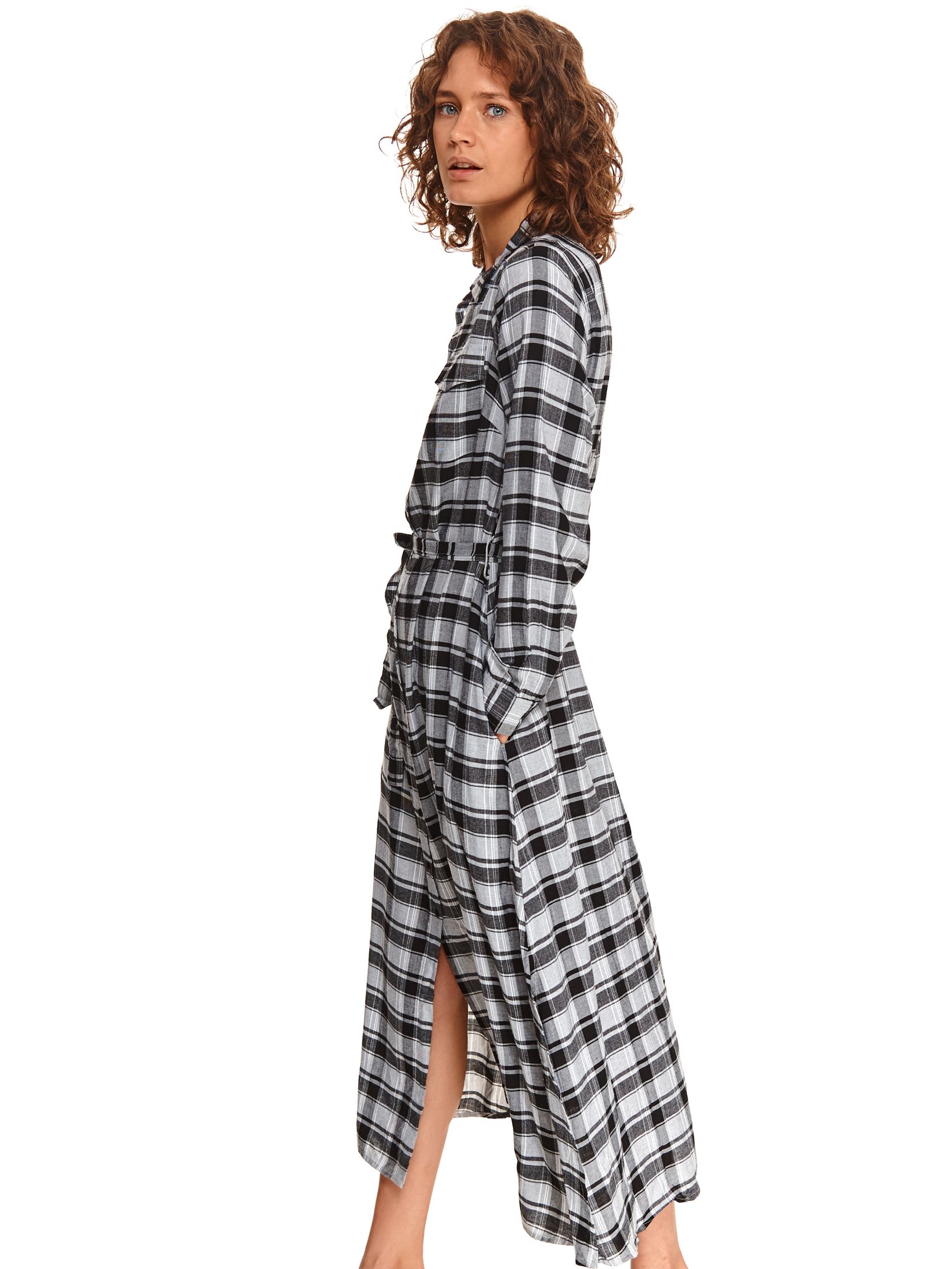 Koszulowa sukienka z paskiem