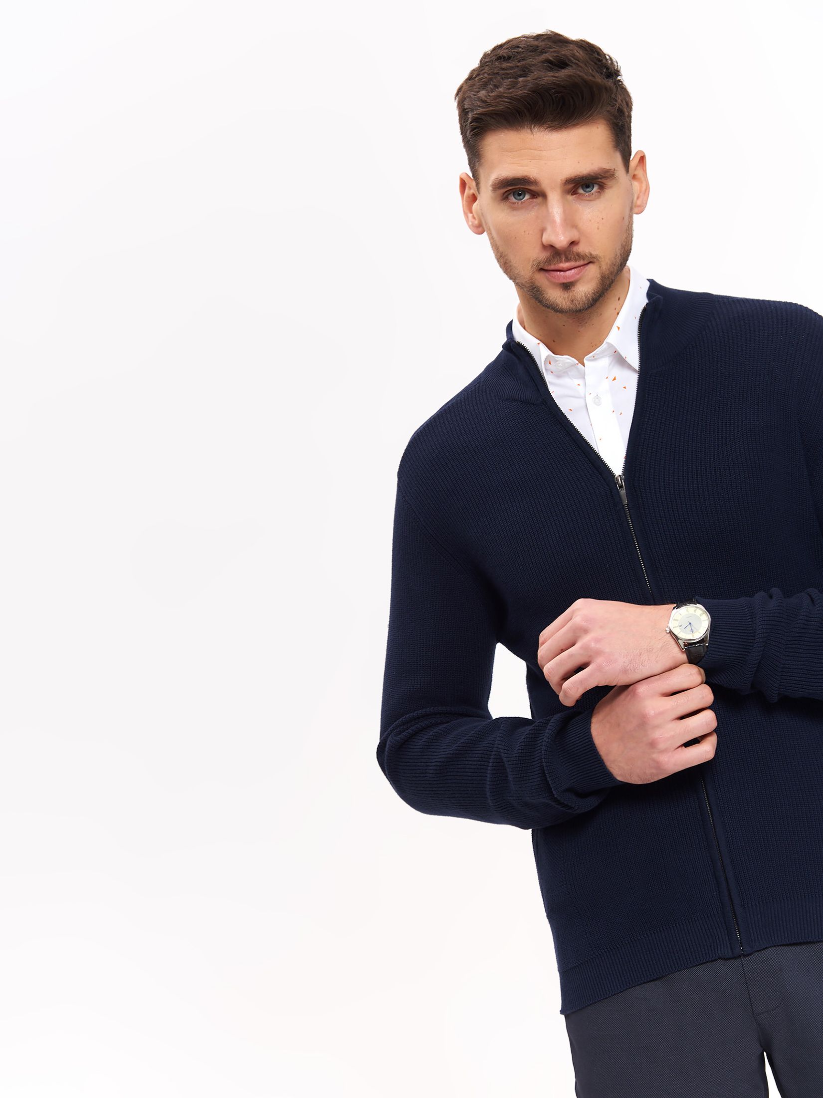 Sweter rozpinany ze stójką