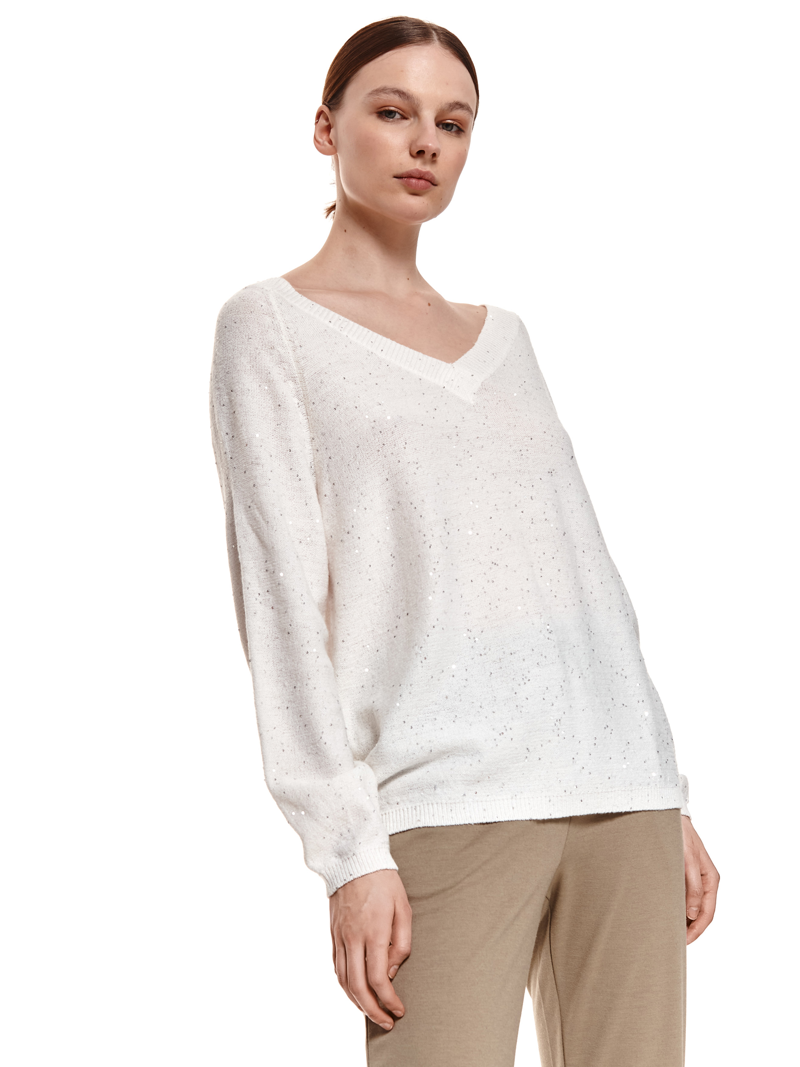 Sweter w serek z drobnymi cekinami