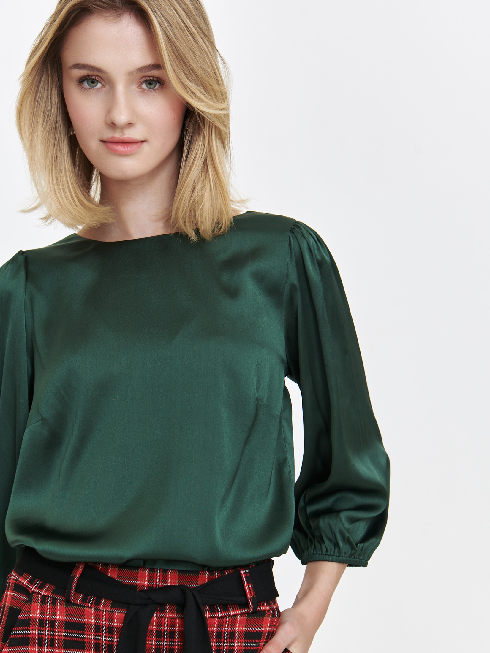 Ciemnozielona satynowa bluzka 