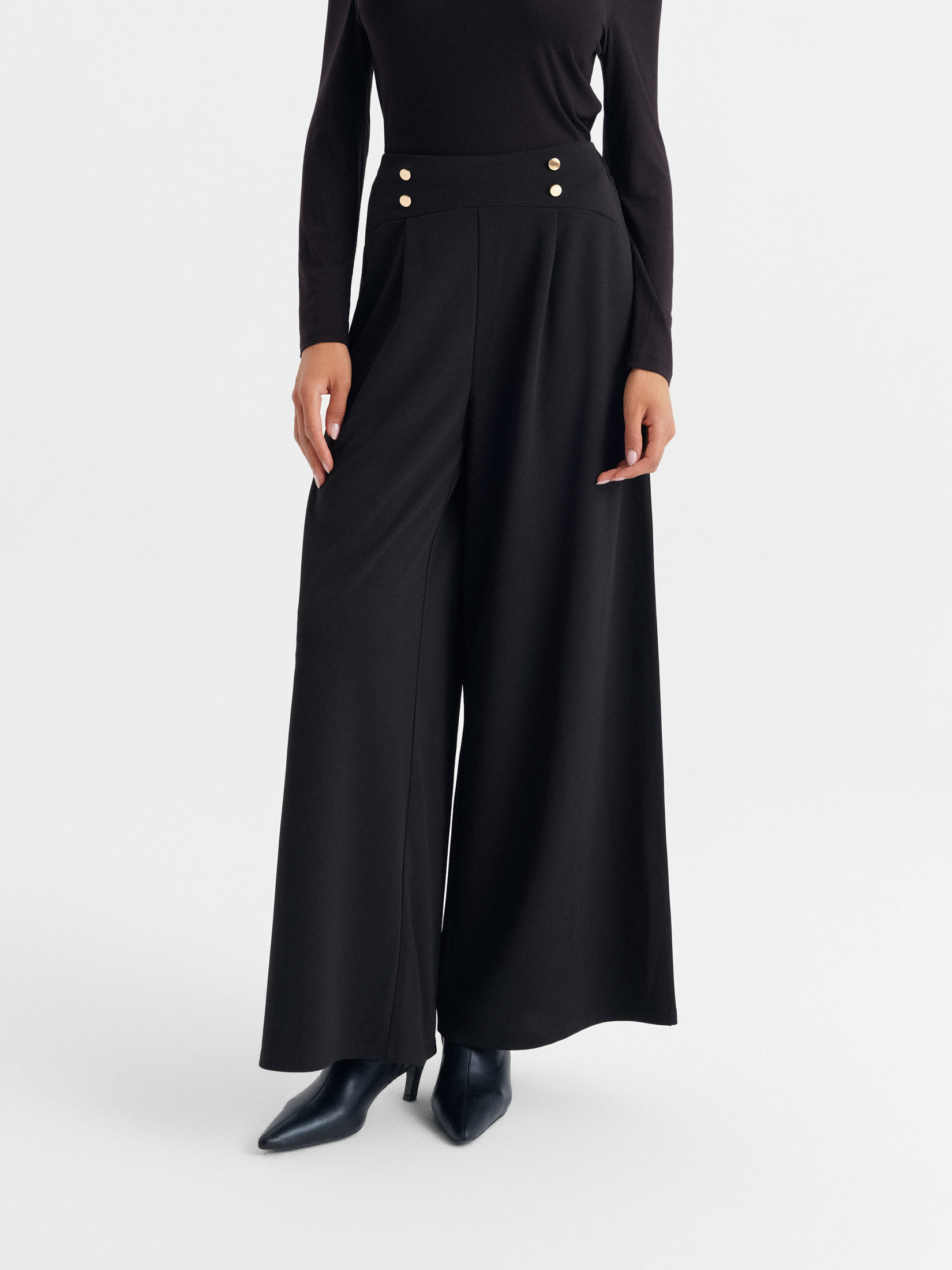 Czarne spodnie wide leg z wysokim stanem 