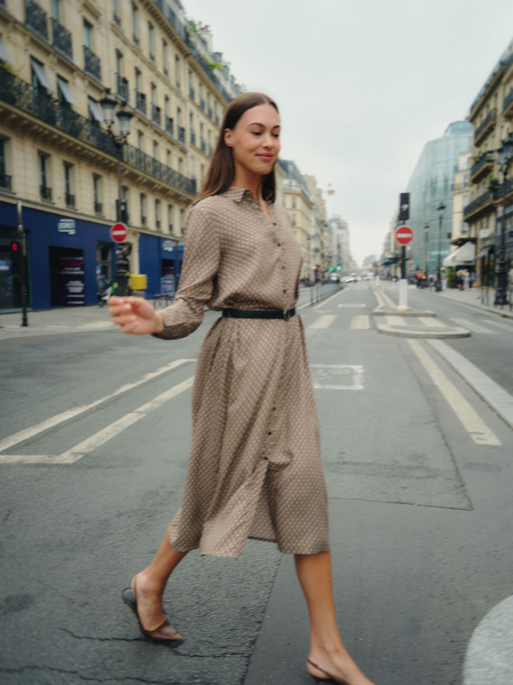 Elegancka wzorzysta sukienka 