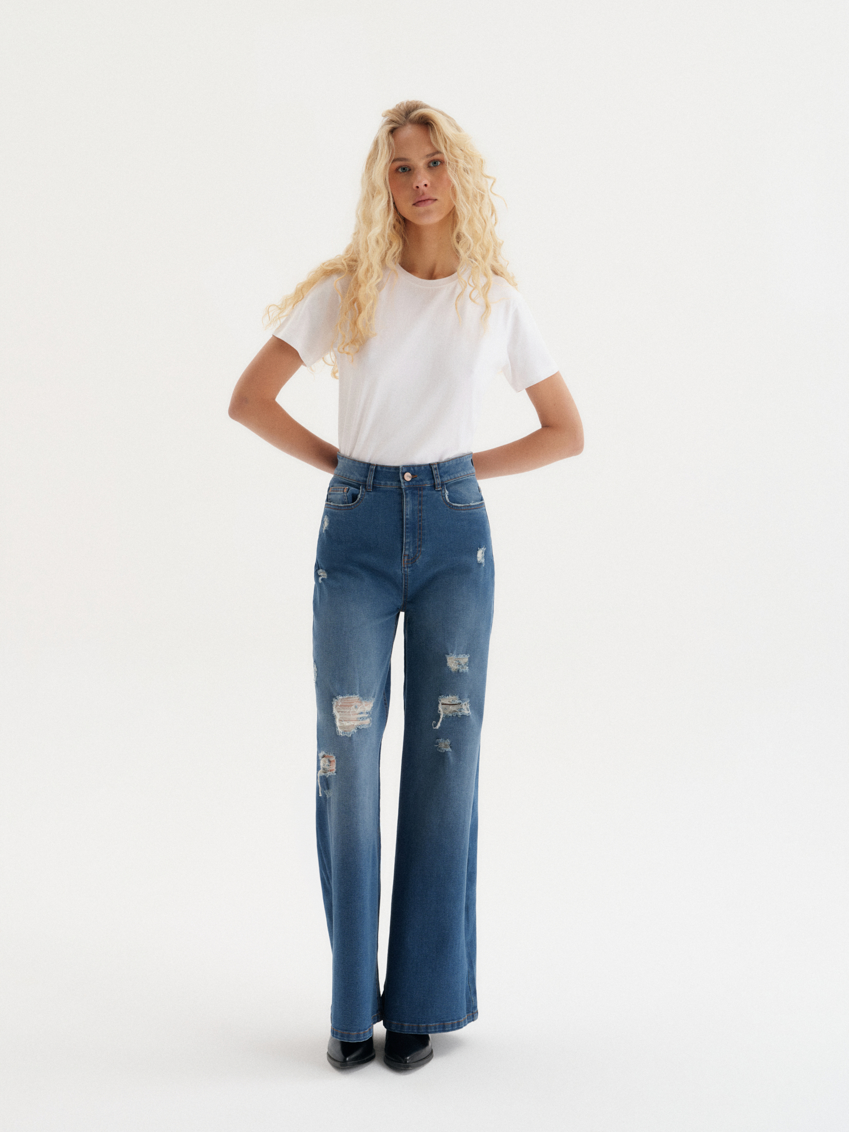 Granatowe jeansy wide leg z przetarciami, Top Secret