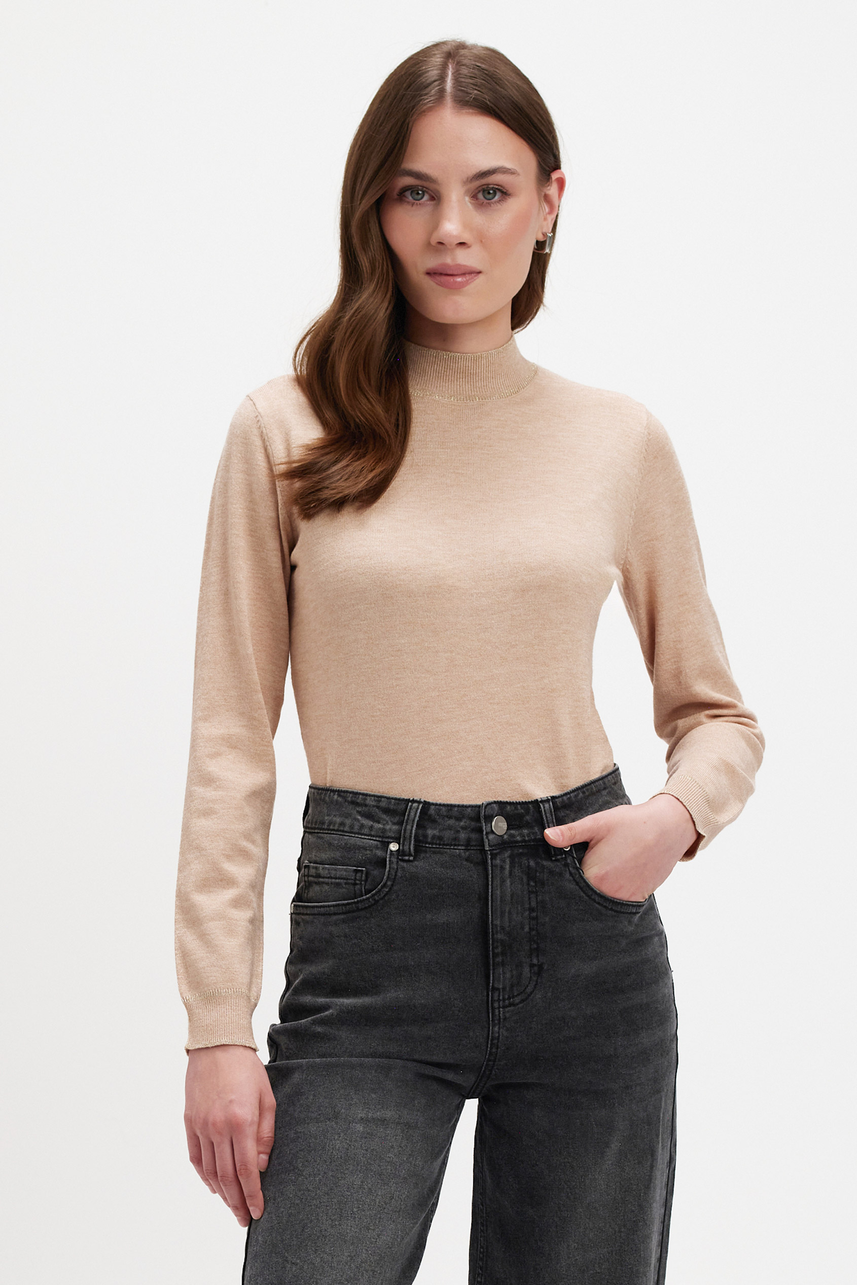 Beżowy basicowy sweter