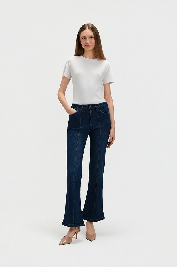 Granatowe jeansy flare z przeszyciami