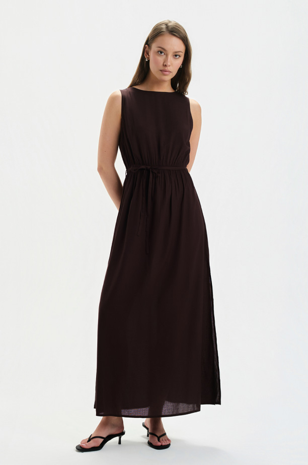 Sukienka maxi w kolorze czekoladowego brązu