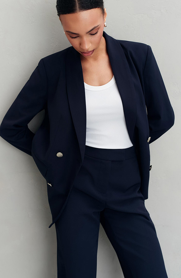 Granatowy dwurzędowy żakiet