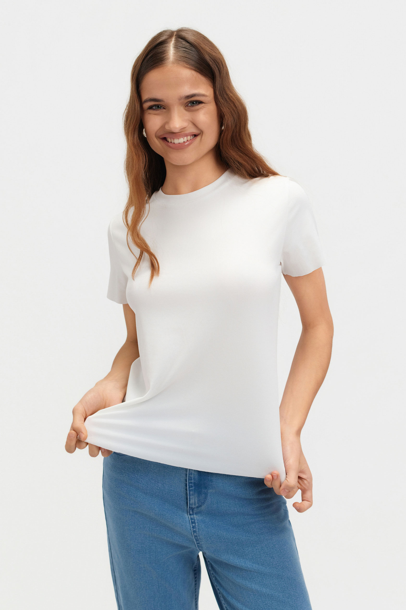 Prążkowany biały t-shirt