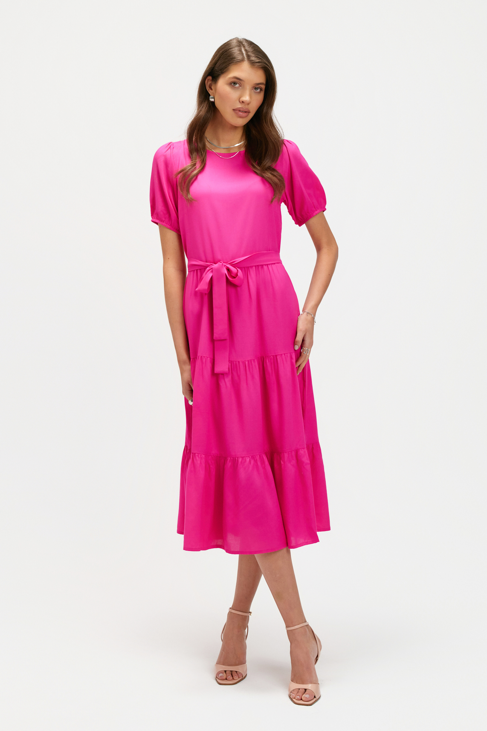 Casualowa sukienka z wiązaniem w talii