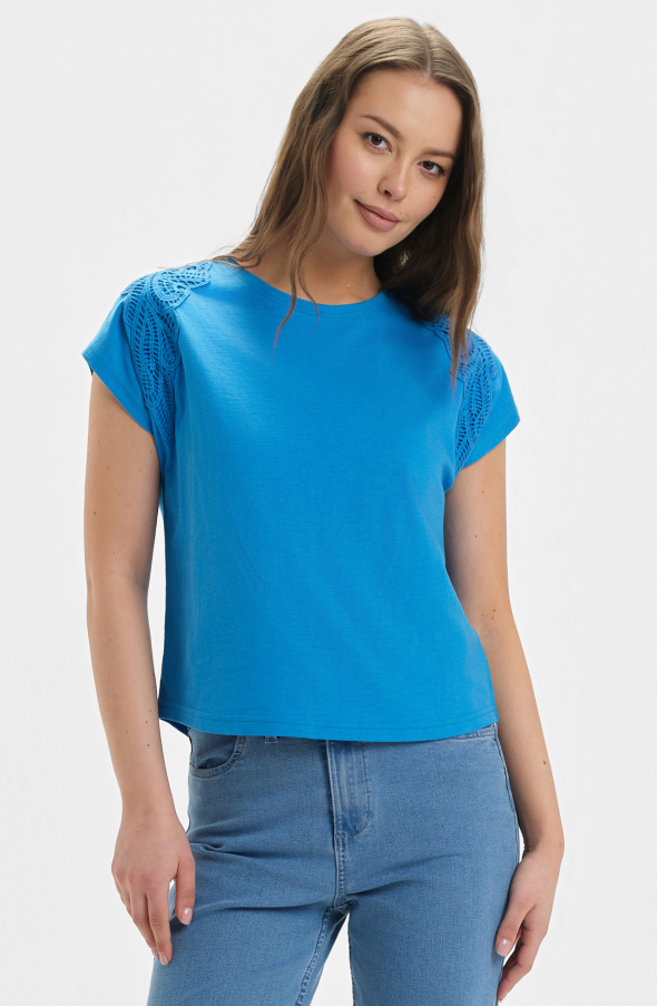 Niebieski top z haftem