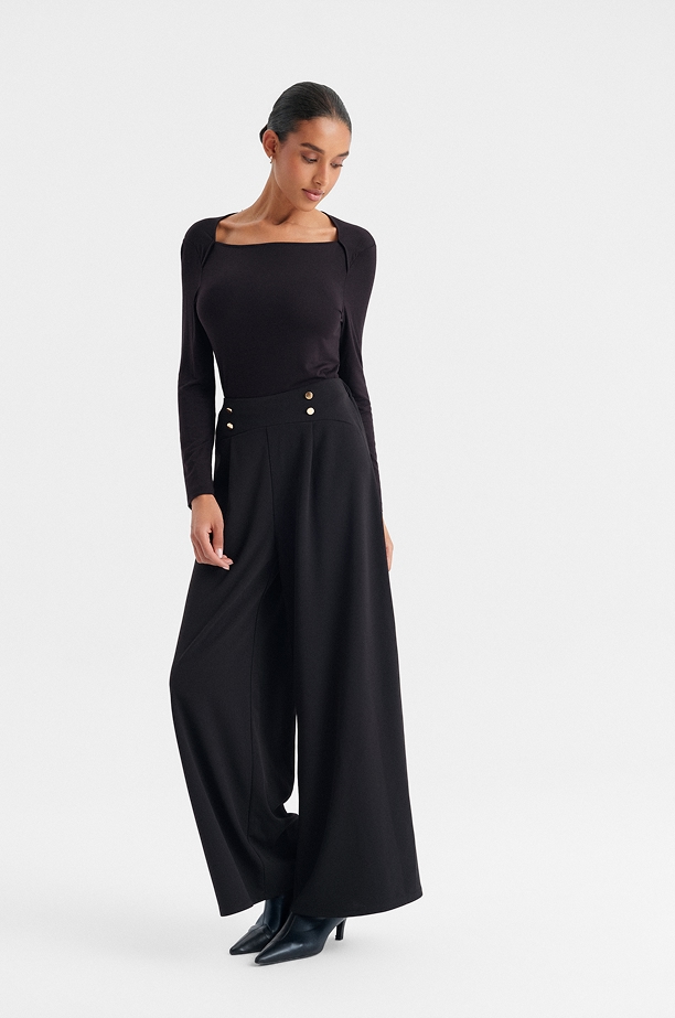 Czarne spodnie wide leg z wysokim stanem