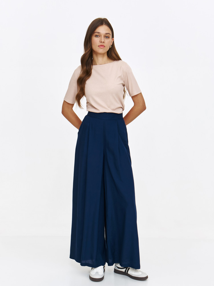 Beżowy top z krótkim rękawem 