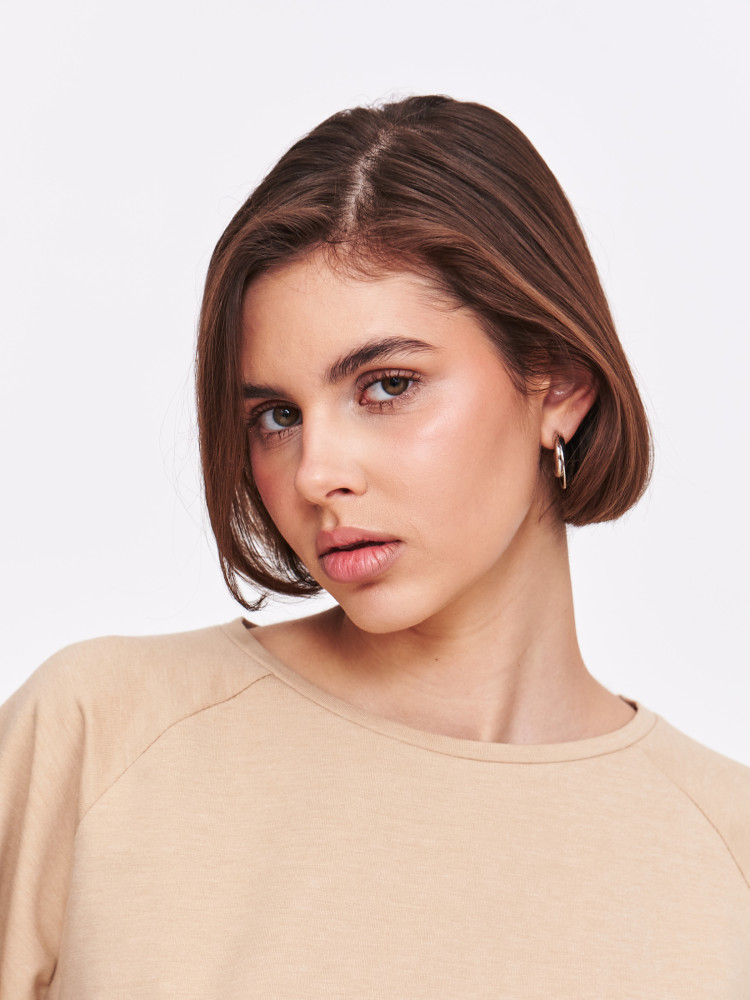 Beżowa bluza nierozpinana 