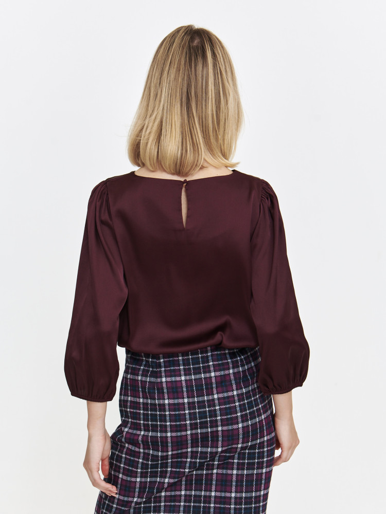 Satynowa bluzka z rękawem 3/4 