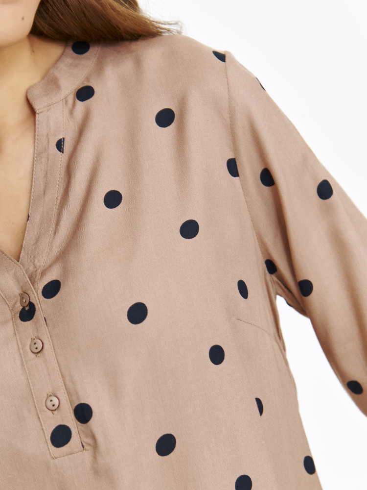 Bluzka koszulowa w duże grochy