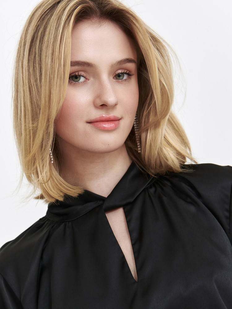 Czarna atłasowa koszula damska