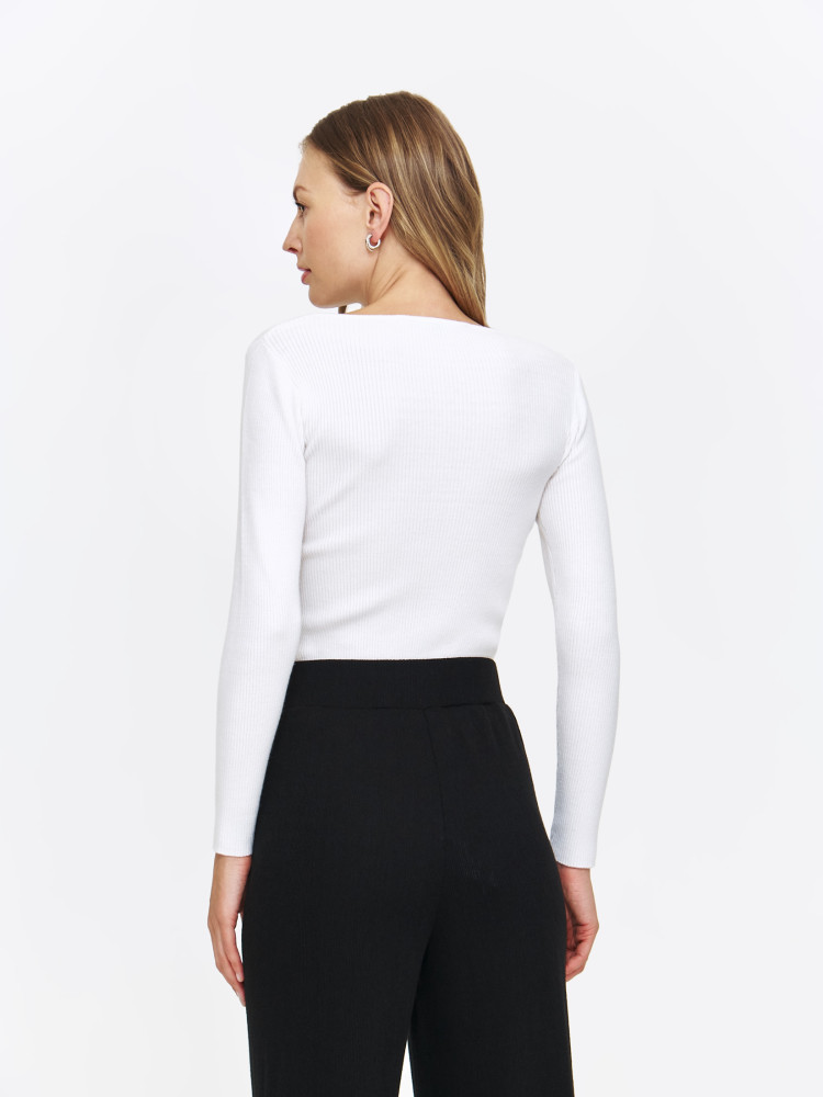 Biała bluzka z prążkowanej dzianiny Biała bluzka z prążkowanej dzianiny