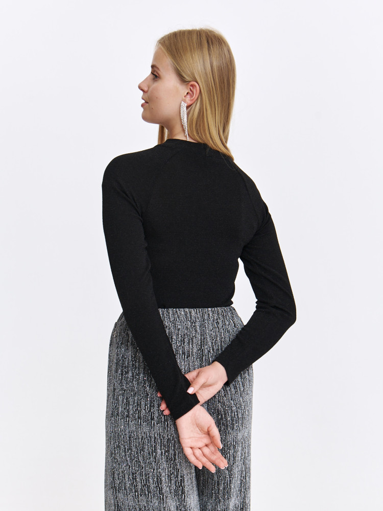 Bluzka damska z efektownym dekoltem 