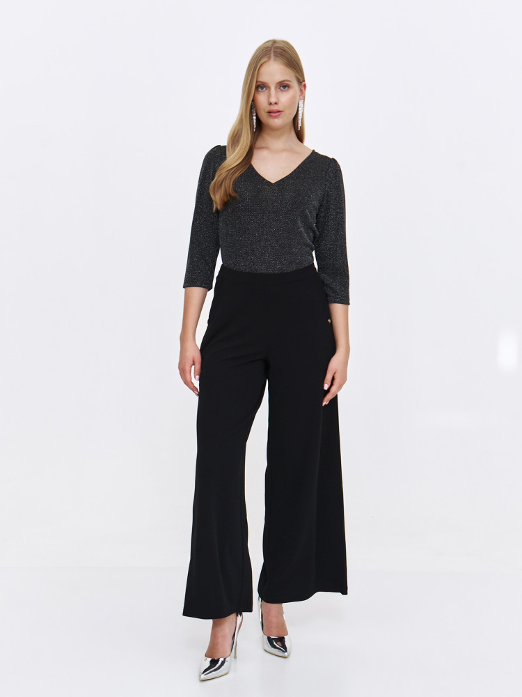 Bluzka z błyszczącej tkaniny z dekoltem w serek 