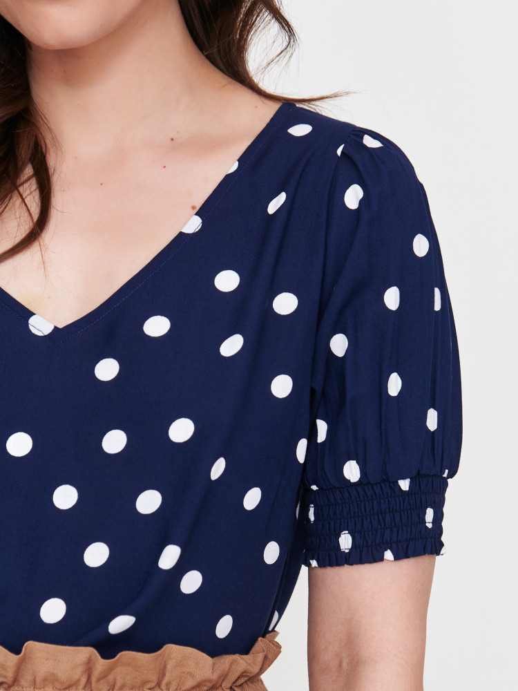Granatowa bluzka w białe grochy 