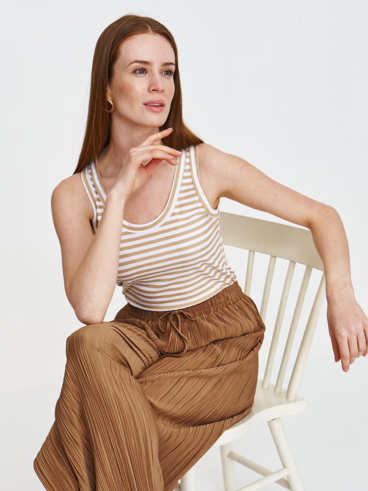 Bluzka w beżowe paski