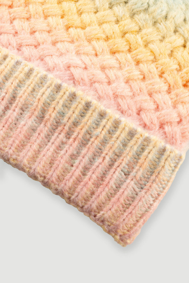 Zimowa pleciona czapka z podwinięciem