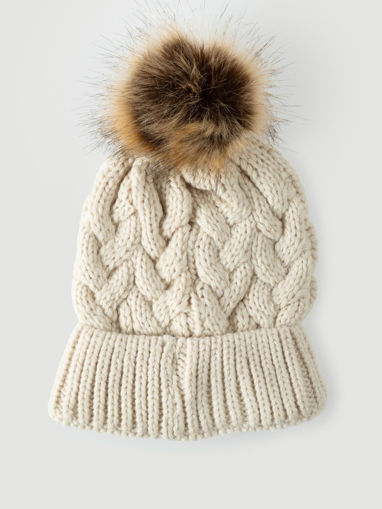 Czapka z warkoczowym splotem z pomponem