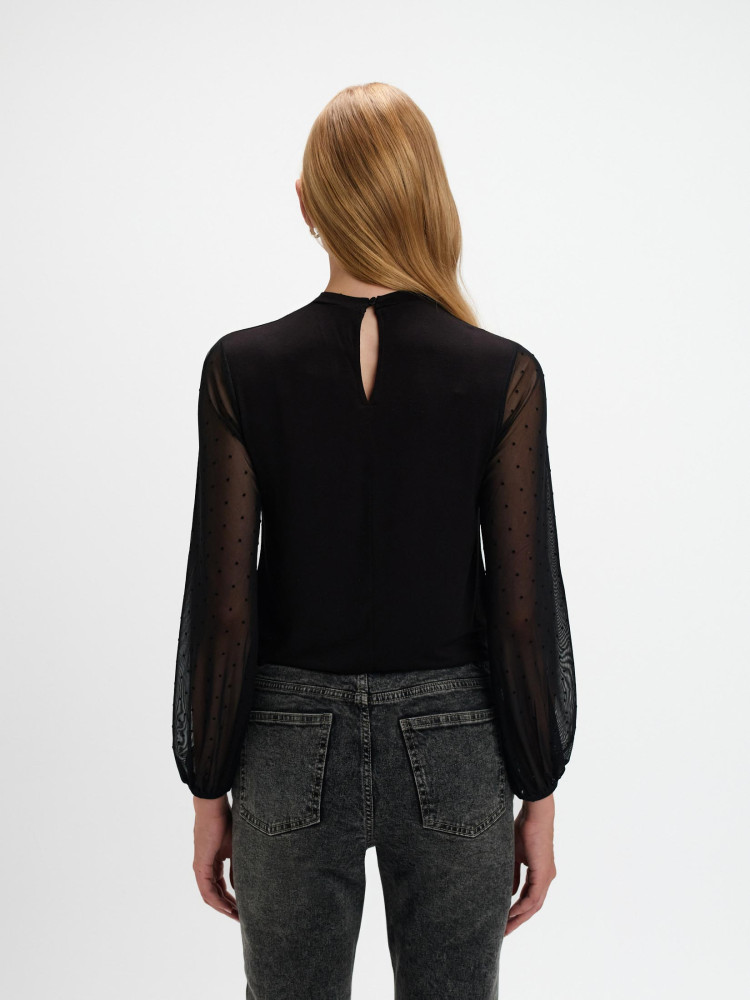Czarna bluzka z efektownymi rękawami 