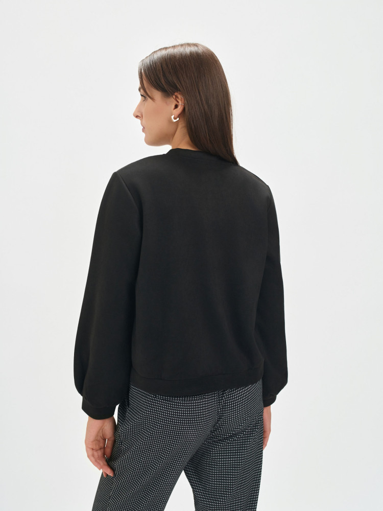 Czarny żakiet o kroju bomber 