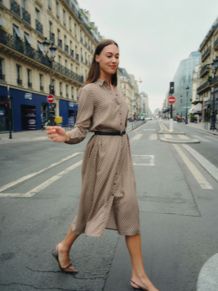 Elegancka wzorzysta sukienka 