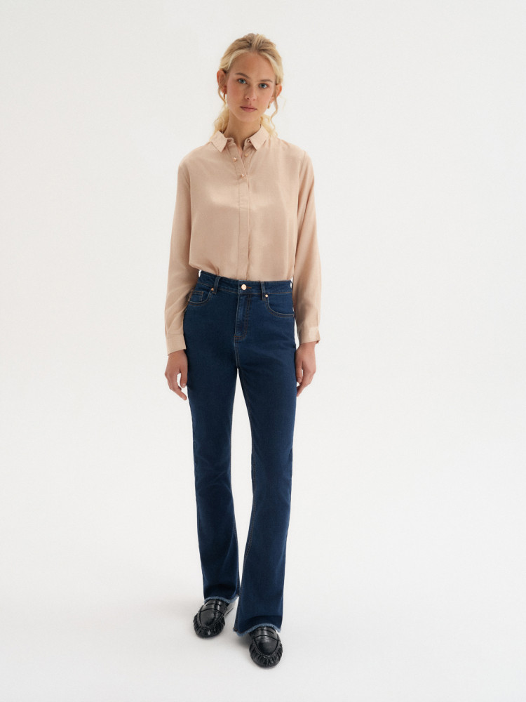 Granatowe jeansy flare 
