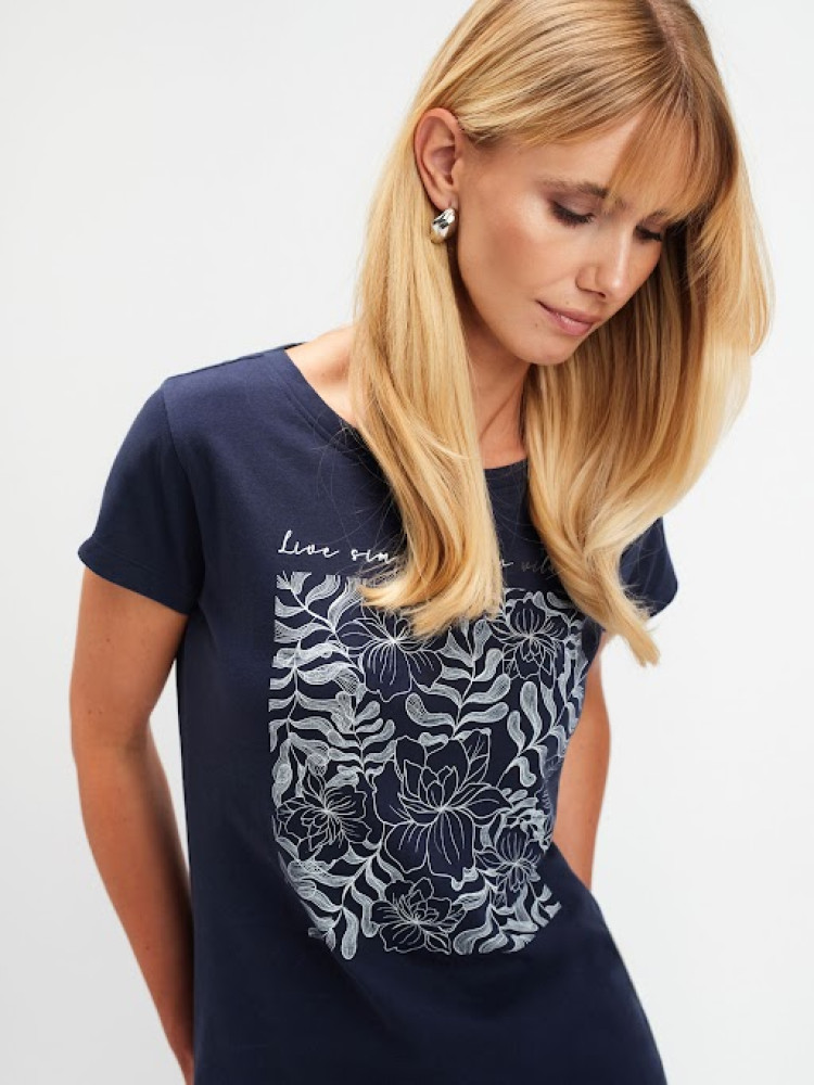 Granatowy t-shirt z grafiką