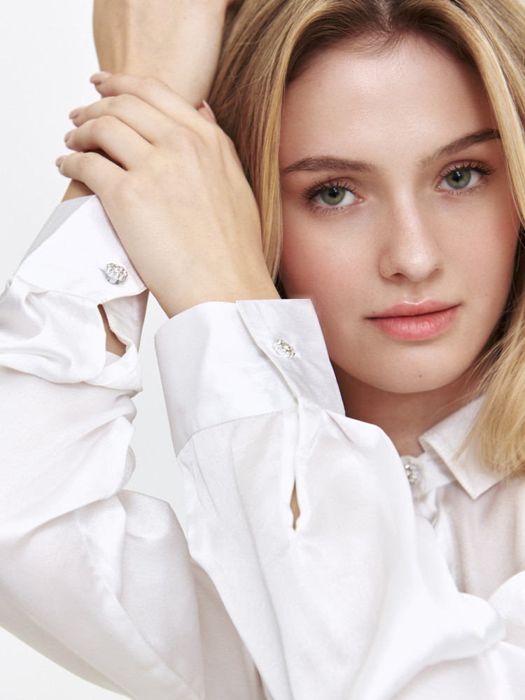 elegancka biała koszula satynowa 