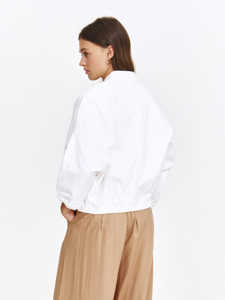 Kurtka biała na stójce 