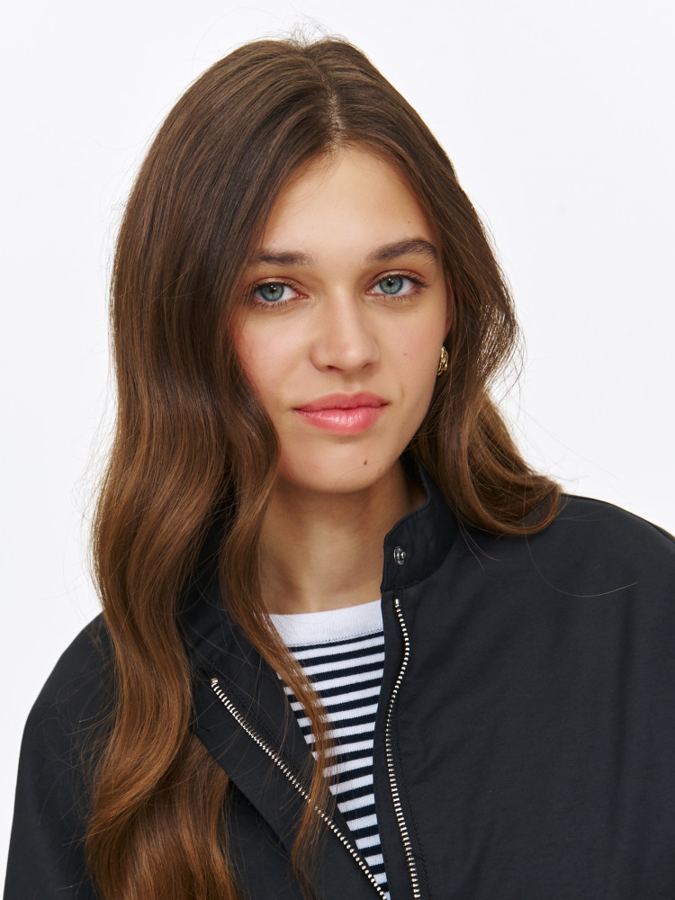 Kurtka przejściowa z kieszeniami 