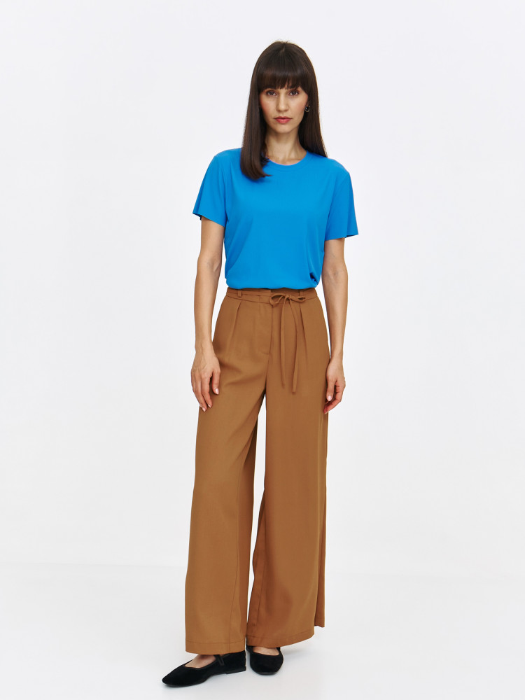 Niebieski t-shirt basic