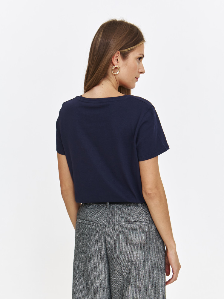 Granatowy t-shirt z kolorowym nadrukiem