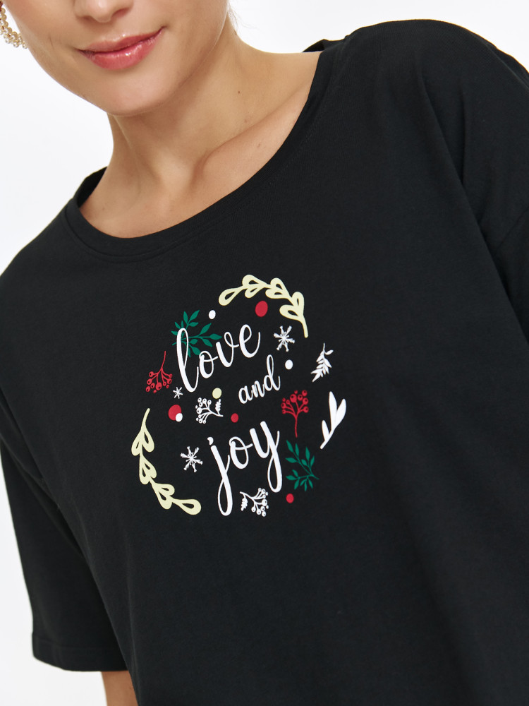 T-shirt z ozdobnym nadrukiem 