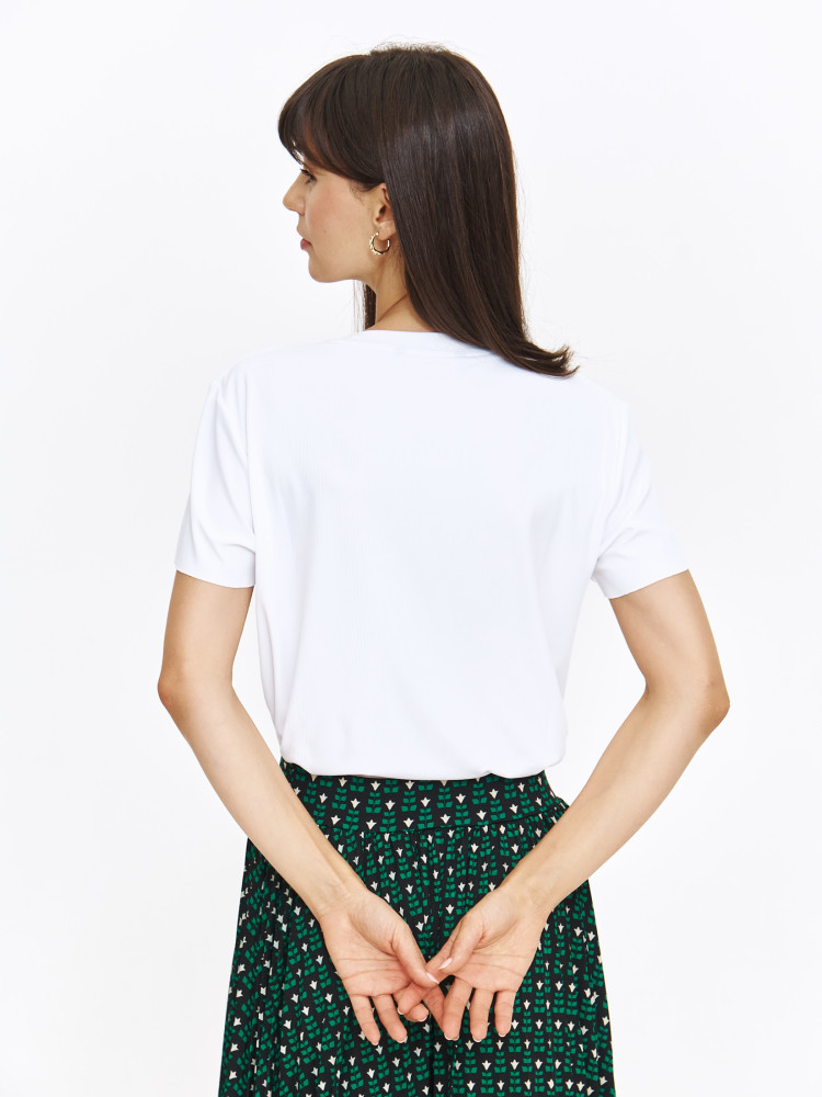 Uniwersalny biały t-shirt