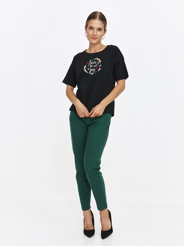 T-shirt z ozdobnym nadrukiem 