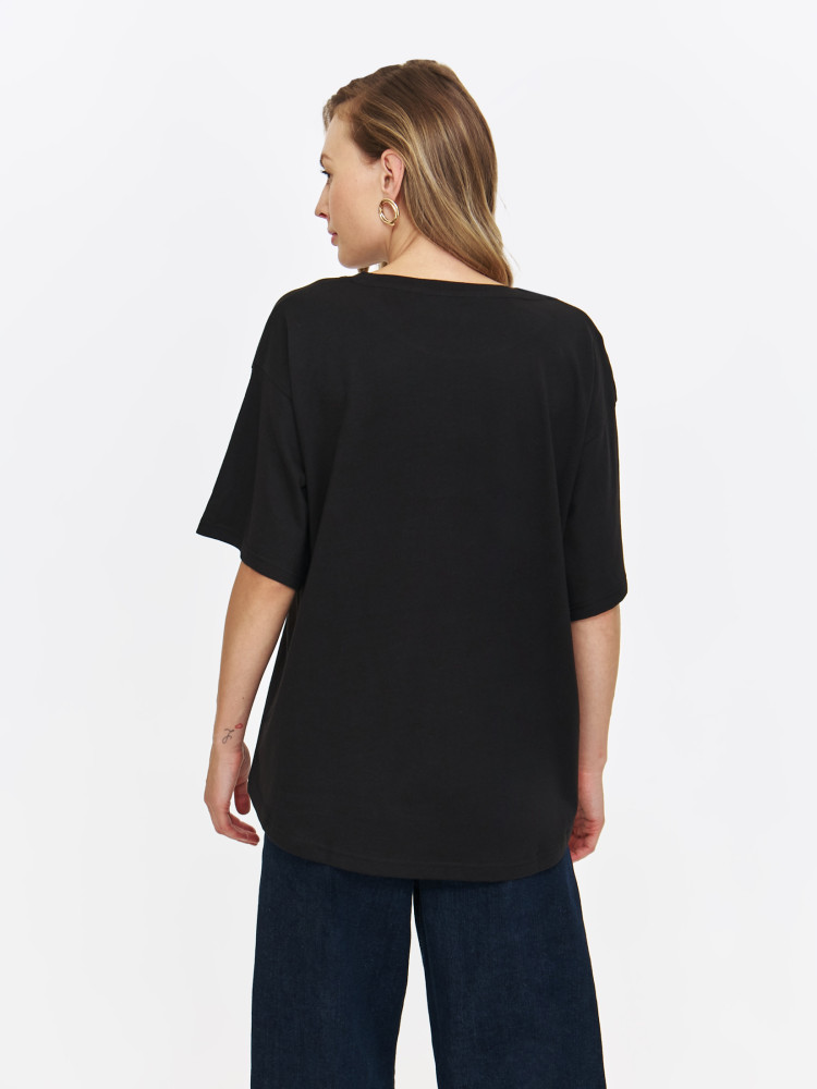 Luźny t-shirt z krótkim rękawem