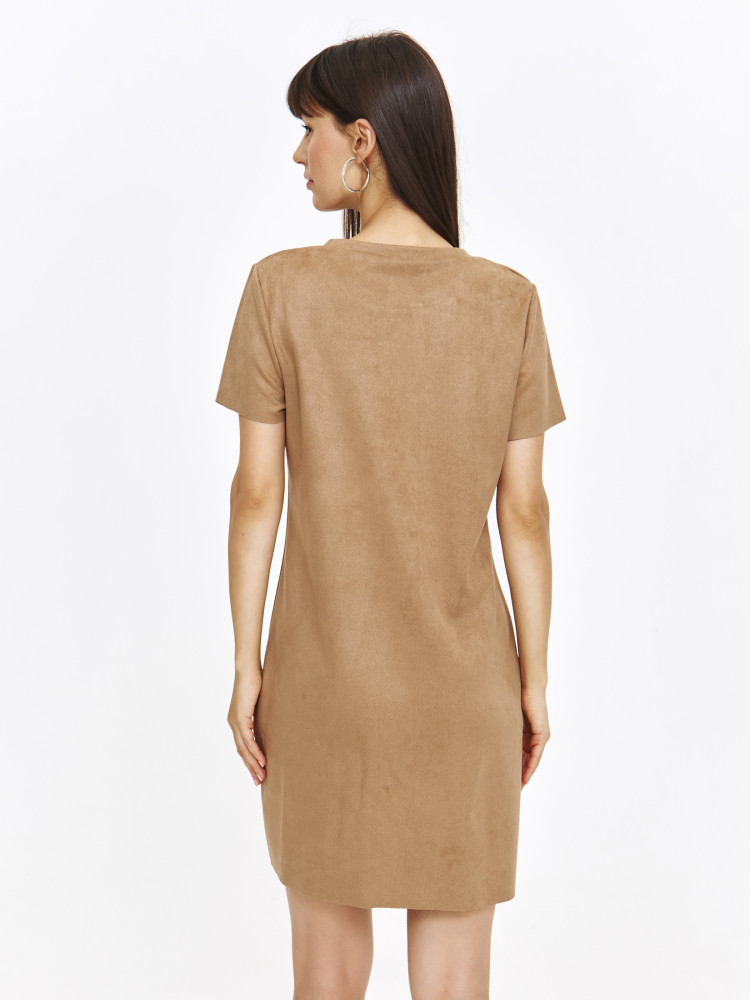 Prosta beżowa sukienka z eko zamszu