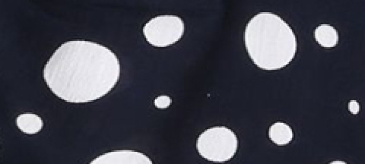 Bluzka w groszki z bufiastymi rękawami