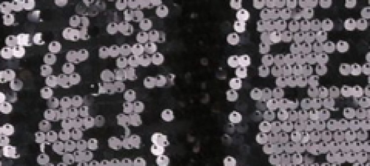 Cekinowa bluzka z rozkloszowanymi rękawami