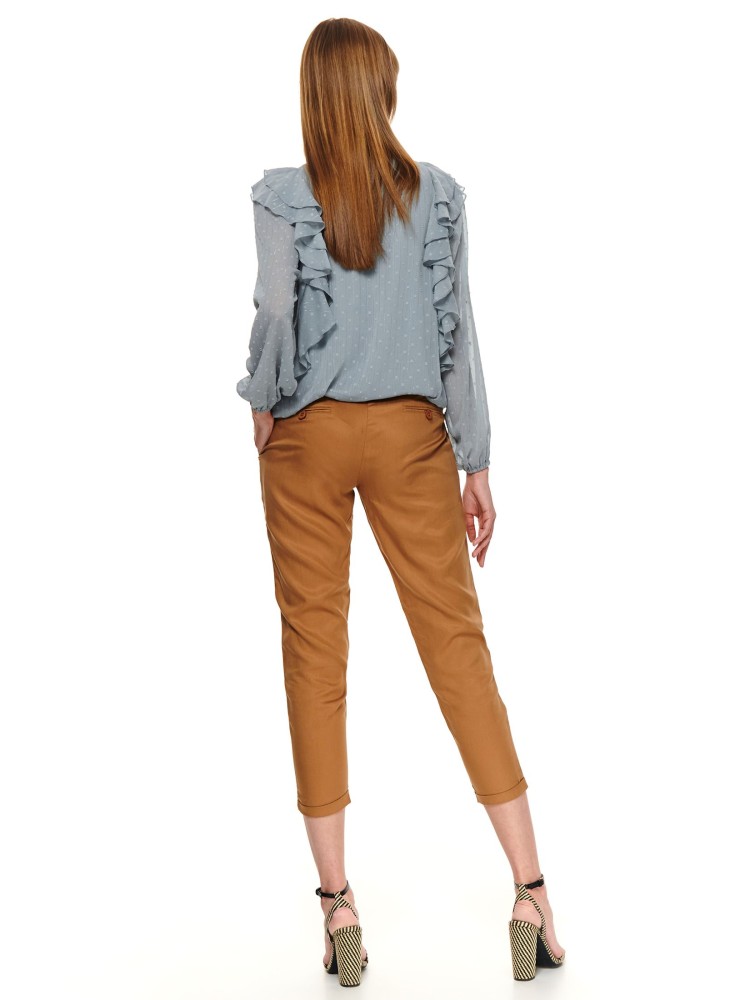 Bluzka damska z długimi szeroki rękawami i falbaną Bluzka damska z długimi szeroki rękawami i falbaną